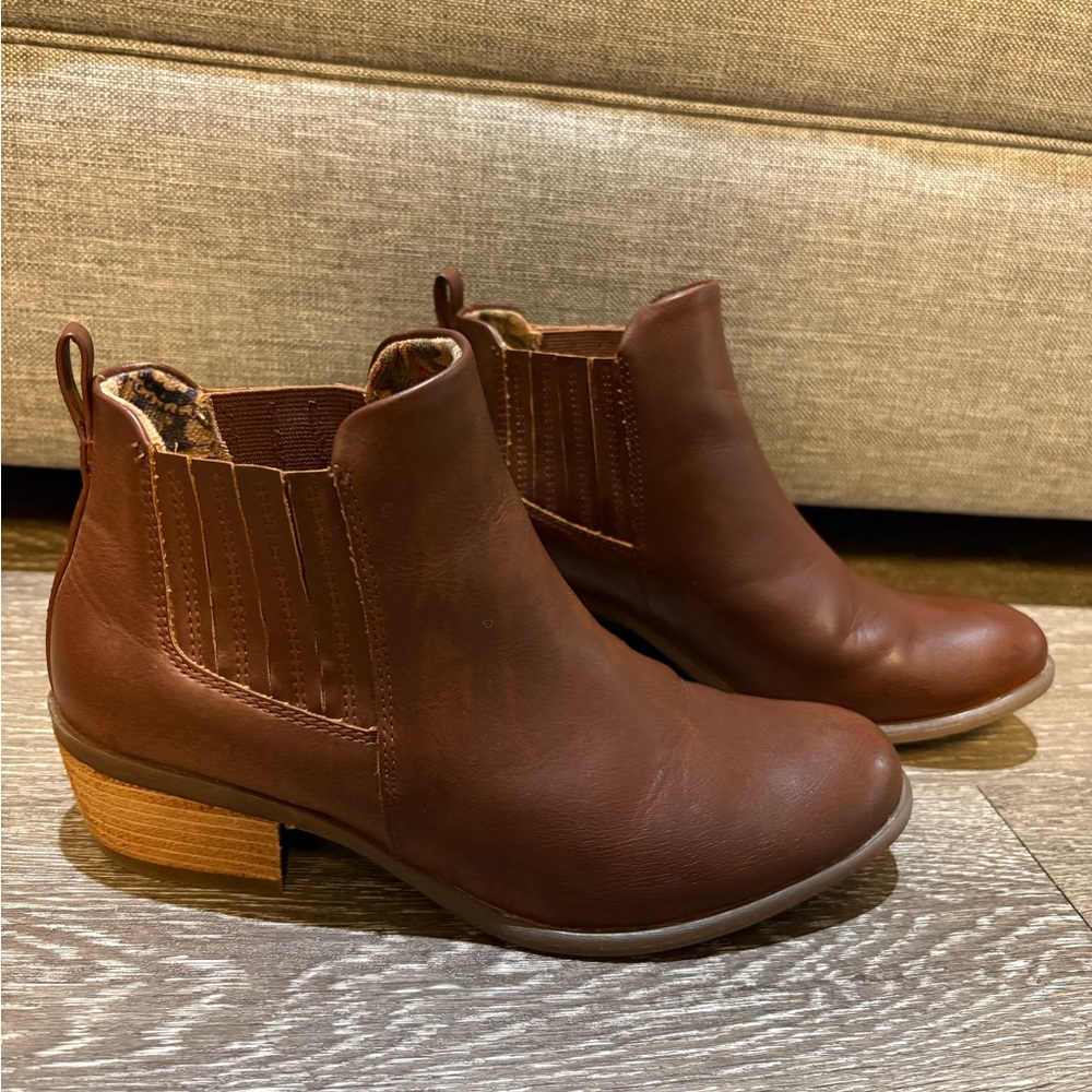 b.o.c Brown Ankle Boots